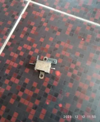 Vacuum valve