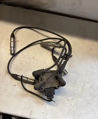Volkswagen Golf IV High voltage ignition coil 032906106