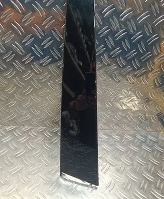 Front door glass trim molding