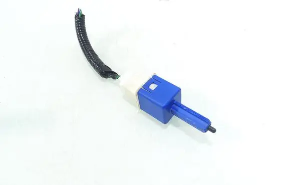 Honda CR-V Brake pedal sensor switch M49351 V170628