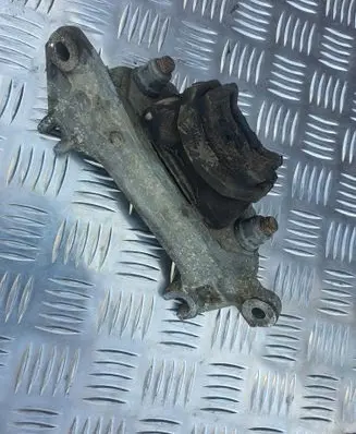 Dacia Sandero Engine mount bracket 8200216113