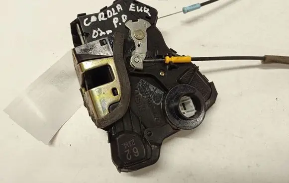 Toyota Corolla E120 E130 Front door lock