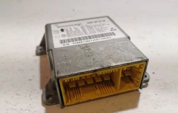 Mercedes-Benz C W204 Airbag control unit/module A2049012704