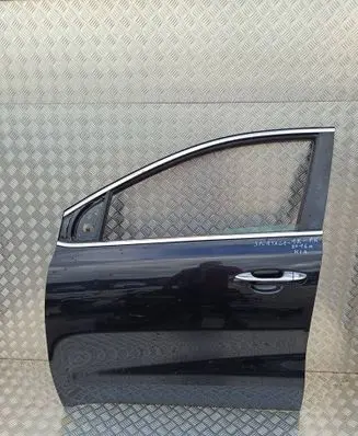 KIA Sportage Front door