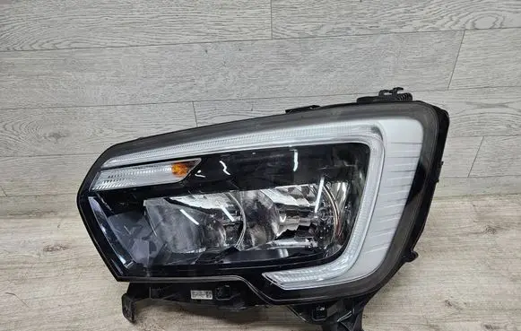 Renault Master III Headlight/headlamp 260607867R