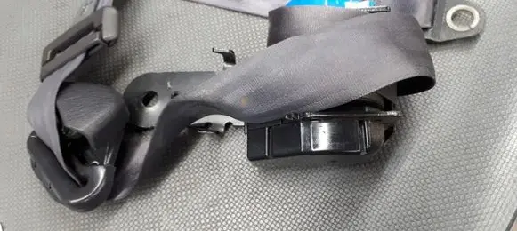 Chrysler 300M Front seatbelt