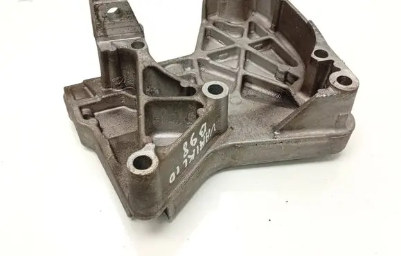 Nissan Qashqai+2 Engine mounting bracket 8200633253