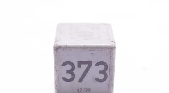 Volkswagen PASSAT B5 Other relay 3D0951253A