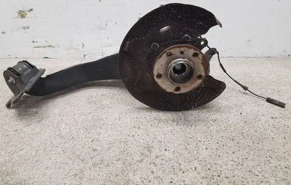 BMW 2 F45 Rear wheel hub spindle/knuckle 6898963 179920