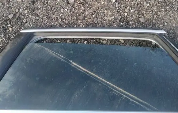 Peugeot 508 Rear door window glass
