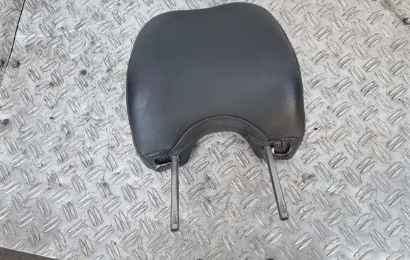 Volvo XC90 Front seat headrest 