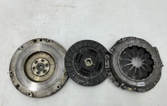 KIA Carens II Clutch set kit 122040610 321012710