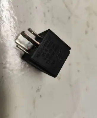 Audi A4 S4 B7 8E 8H Other relay 95VW10K705CA 7M0951253A V23136J6X45