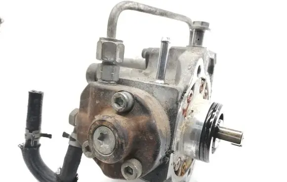 Toyota Verso-S Fuel injection high pressure pump 221000R040