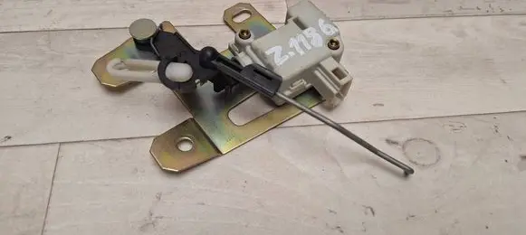 Volkswagen Touareg I Tailgate boot lock/latch motor 7L6827425