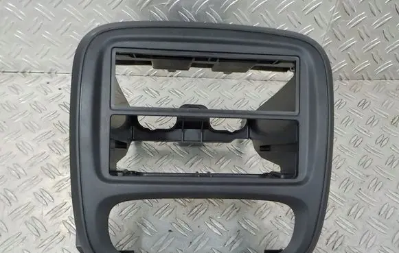 Renault Trafic III (X82) Radio/GPS head unit trim 
