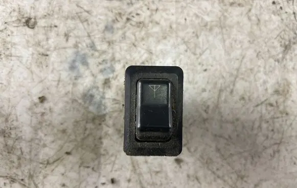 Mitsubishi Pajero Sport I Aerial antenna switch 