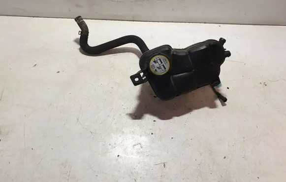 Volvo XC70 Coolant expansion tank/reservoir 6G918K218 D2L4A