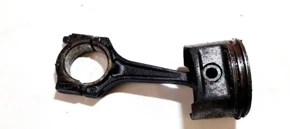 Opel Astra G Piston with connecting rod