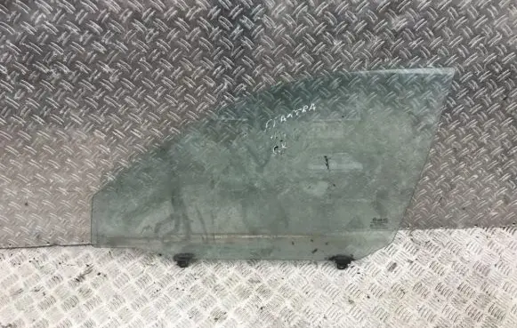 Hyundai Elantra Front door window glass four-door