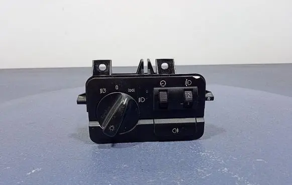 BMW X3 E83 Light switch 6936840