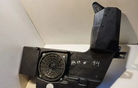 Audi A4 S4 B7 8E 8H Subwoofer speaker 2752510370 8E9035382D02S