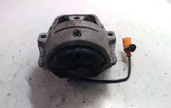 Audi A4 S4 B8 8K Engine mount bracket 8R0199381