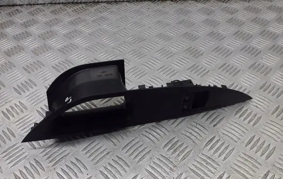 Seat Altea Front door window switch trim 5P1867171