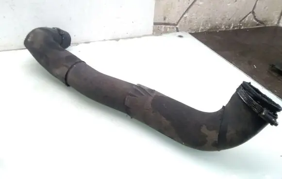 Land Rover Discovery 3 - LR3 Intercooler hose/pipe
