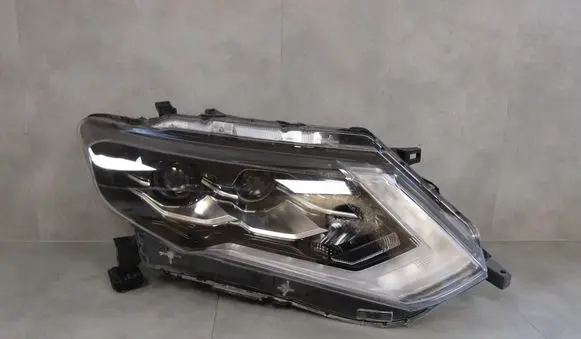 Nissan X-Trail T32 Headlight/headlamp T32LIFT