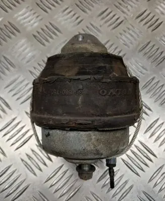 Volvo V70 Engine mount bracket 30680751