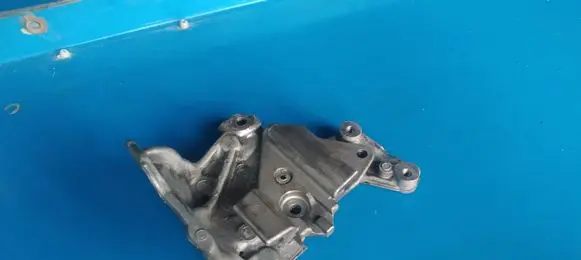 Ford Fusion Fuel filter bracket/mount holder 505932 1490866