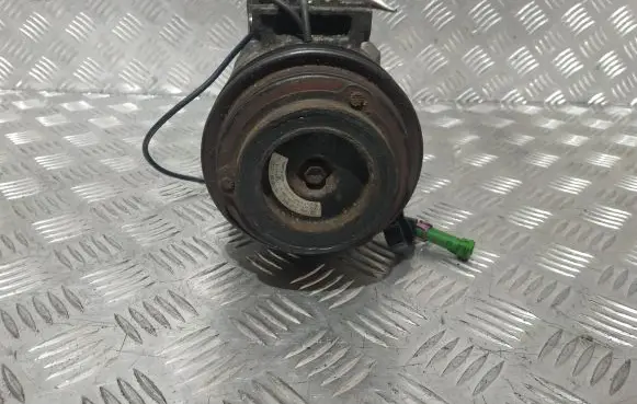 Volkswagen PASSAT B5 Air conditioning (A/C) compressor (pump) 4B0260805C 7SBU16C