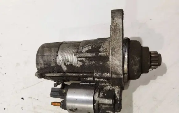 Volkswagen Golf V Starter motor 02Z911023H TS18E1