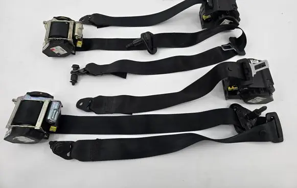 Dacia Duster II Set of seat belts 888405896r 868853720r 868848998r