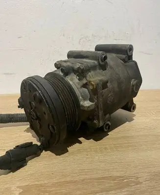 Ford Focus Air conditioning (A/C) compressor (pump) XS4H19D647AB