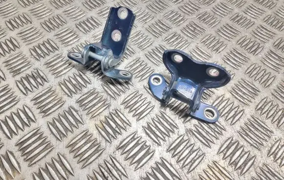 Toyota Yaris Rear door hinge set 