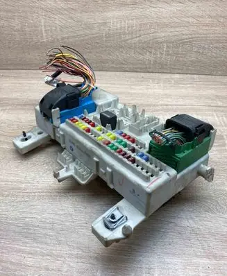 Volvo V50 Fuse module 519199012 05002491