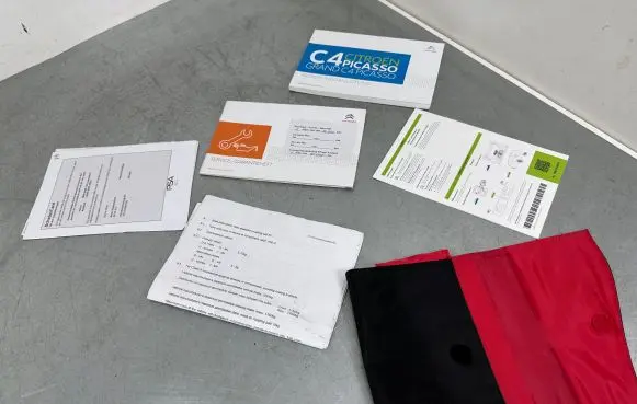 Citroen C4 SpaceTourer Owners service history hand book 
