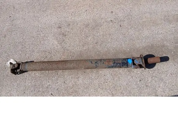 Nissan Pathfinder R50 Rear driveshaft/prop shaft