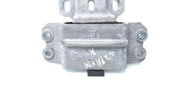 Skoda Octavia Mk2 (1Z) Engine mount bracket 1K0199555