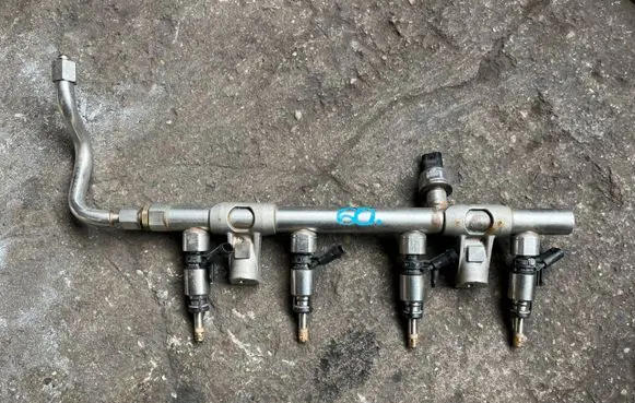 Volkswagen Polo VI Fuel injectors set 06G906036AF