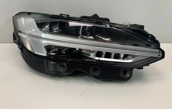 Volvo S90, V90 Headlight/headlamp 31655761