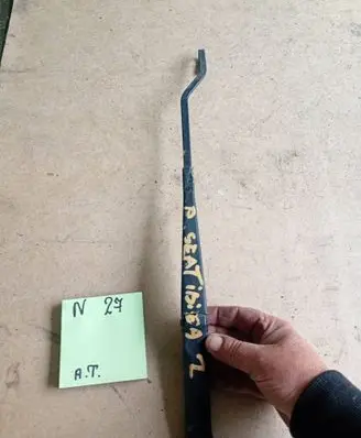 Seat Ibiza II (6k) Front wiper blade arm 8974584