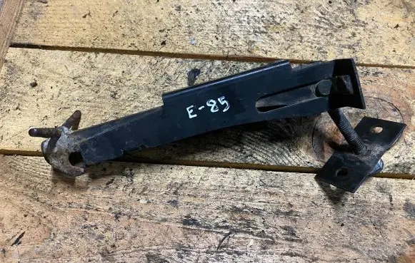 Mercedes-Benz Vito Viano W639 Spare wheel mounting bracket ZGS009Q1