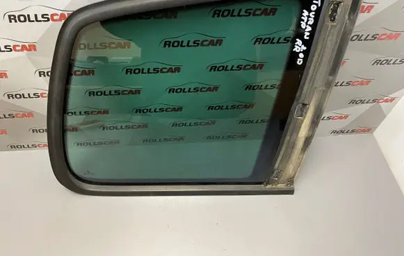 Volkswagen Touran I Rear side window