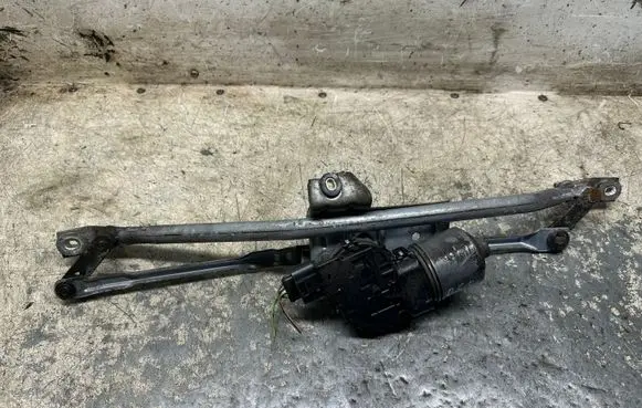 Volkswagen PASSAT B5.5 Front wiper linkage and motor 0390241505 8D1955605B 3B1955113C