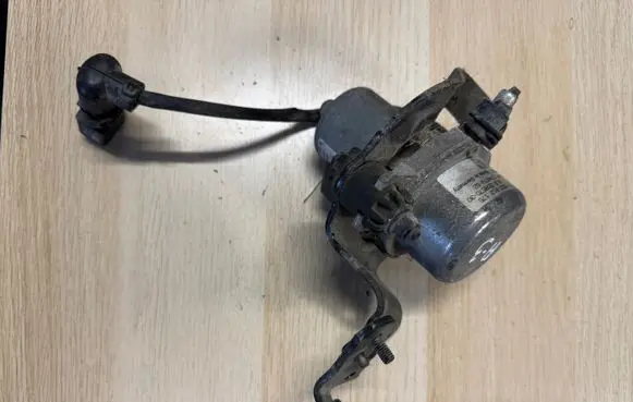 Skoda Octavia Mk3 (5E) Vacuum pump 5Q0612175