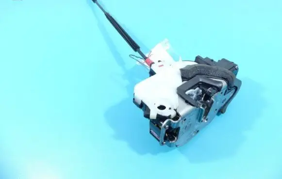Chevrolet Orlando Front door lock 13579523GP IMPRK1339346