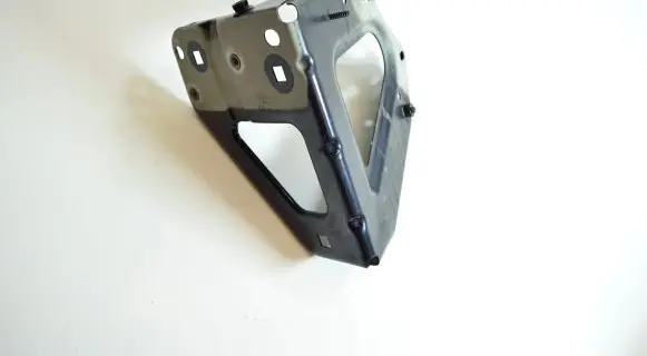 Audi A6 S6 C6 4F Fender mounting bracket 4F0821135